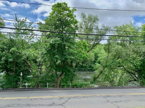 33 River St, Windsor CT  06095-1389 exterior