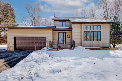 4561 Cliff Ridge Ct, Saint Paul, MN 55123-1811