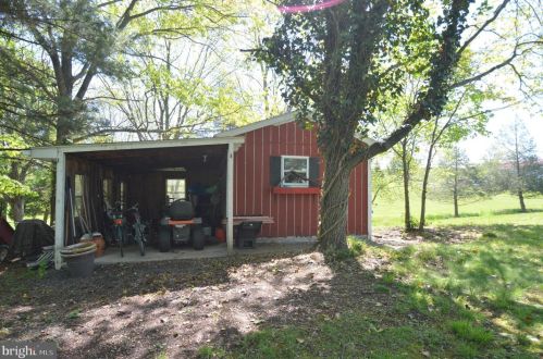 48 Calvin Unger Ln, Berkeley Springs WV 25411-5181 exterior