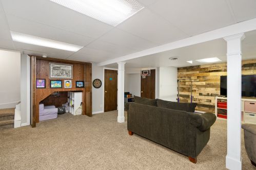 1217 Dogwood Ln, Carol Stream IL  60188-3322 exterior