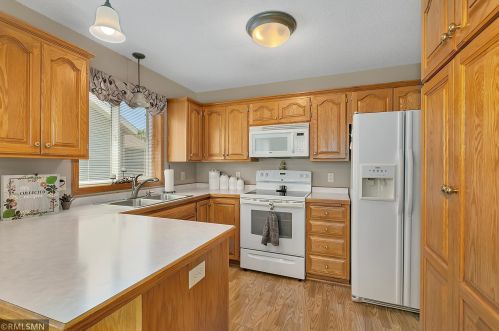 26 Willow Creek Dr, Saint Cloud, MN 56387-1643