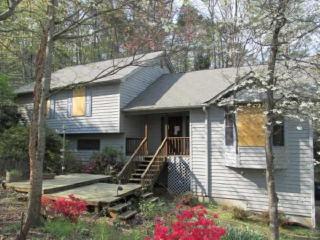 1048 Summer Hill Ct, Acworth, GA 30102-6325