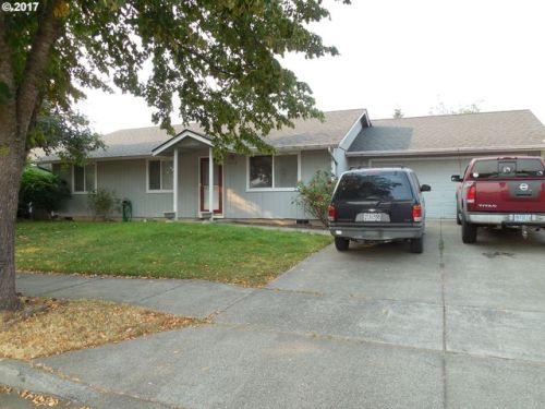 3646 Redwood Dr, Springfield, OR 97478-8125