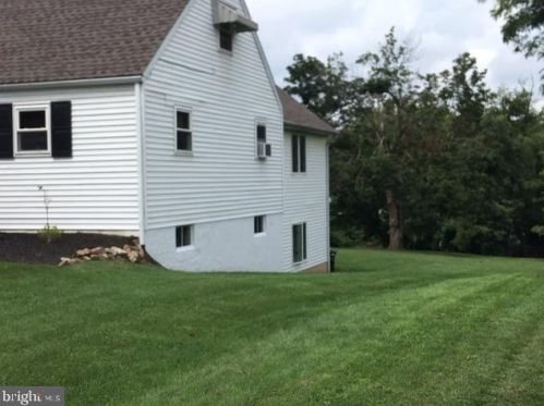 6306 Chelton Ave, Harrisburg, PA 17112-2366