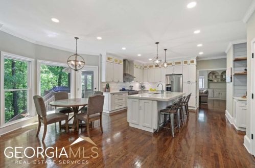 280 Cameron Ridge Dr, Atlanta GA  30328-4709 exterior