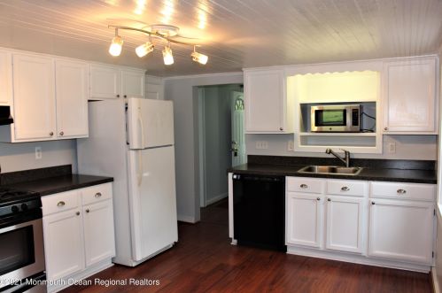 470 Ely Harmony Rd, East Freehold NJ  07728-7922 exterior
