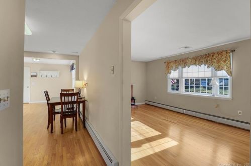 54 Saginaw St, Wapping CT  06074-2122 exterior