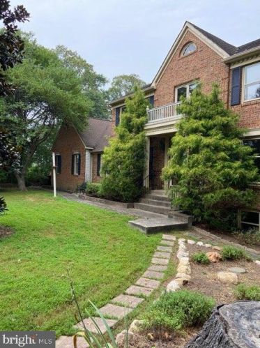 4932 Wolf Run Shoals Rd, Woodbridge, VA 22192-5749