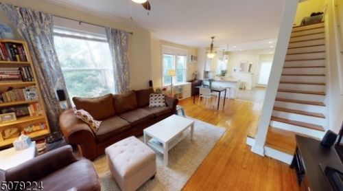 61 Dunnell Rd, Maplewood NJ  07040-1333 exterior