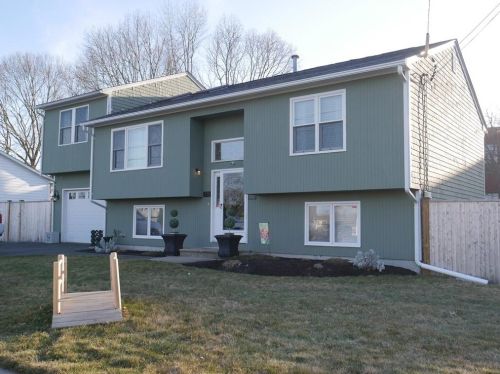 35 Wilde Field Dr, Warwick, RI 02889-8268