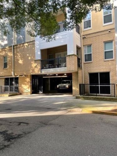 870 Inman Village Pkwy, Atlanta GA  30307-5501 exterior