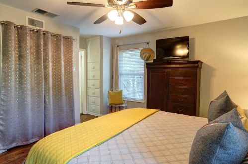 4633 Selkirk Dr, Fort Worth TX  76109-5243 exterior