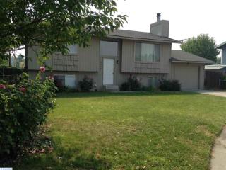 2302 Leola St, Pasco, WA 99301-3319
