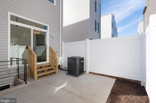 1937 4 St, Philadelphia PA 19140-2417 exterior