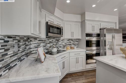3431 Thompson Pl, Hayward, CA 94541-5761