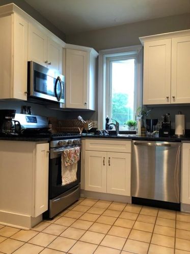 158 Narragansett Ave, Middletown, RI 02840-6951