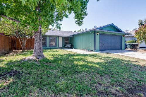 55 Rinetti Way, Rio Linda, CA 95673-3268
