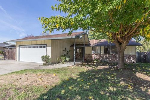 1403 Ousley Dr, Gilroy, CA 95020-3779