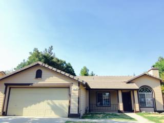 2971 Purvis Ave, Clovis, CA 93611-6912