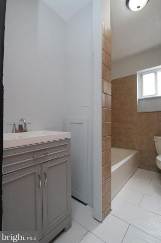 1144 22nd St, Philadelphia PA 19146-4235 exterior