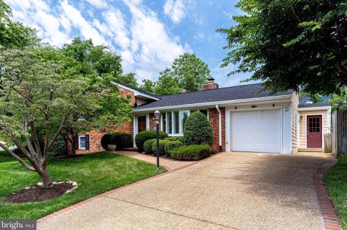 7742 Boyd Ct, Springfield, VA 22152-2405