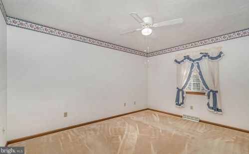 62 Lion Dr, Hanover PA  17331-3847 exterior