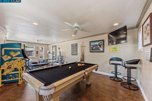 3144 Santa Paula Dr, Concord CA  94518-2821 exterior