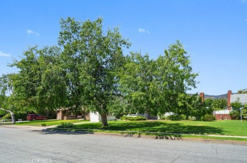 829 Ada Ave, Glendora, CA 91741-3646