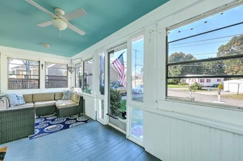 68 Canonchet Ave, Warwick, RI 02888-2934