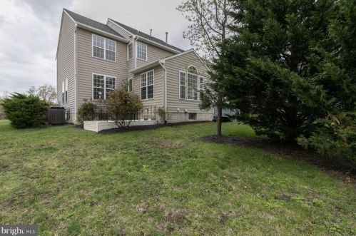 19004 Panther Ct, Leesburg, VA 20176-6497