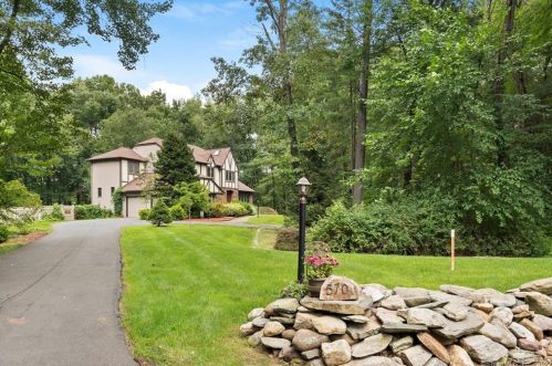 570 Miller Rd, Wapping, CT 06074-1716
