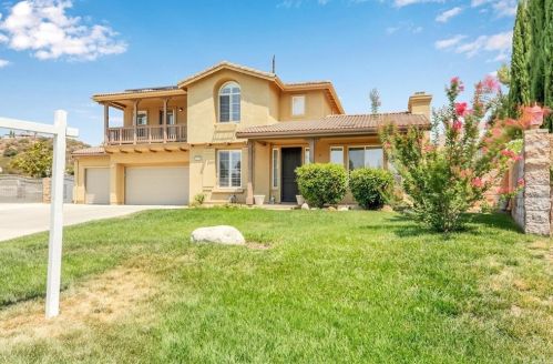 13852 Comanche Ct, Yucaipa, CA 92399-7048