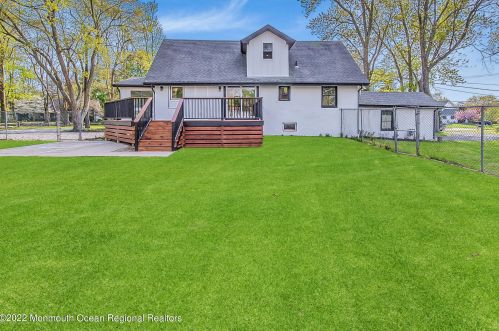 212 Cold Indian Spg Rd, Tinton Falls NJ 07712-3224 exterior