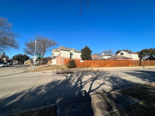 1701 Lakestone Ct, Garland TX  75044-6874 exterior