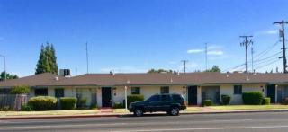 3105 Clinton Ave, Fresno, CA 93703-2358