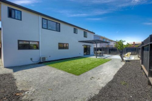1826 Burroughs St, Oceanside CA  92054-6006 exterior