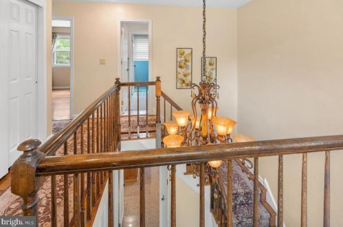 1 Teak Ln, Princeton NJ 08540-4724 exterior