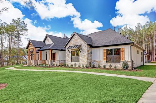 26460 Saddlehorn Dr, Waller, TX 77484-4062