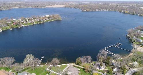 42379 Park Ln, Antioch, IL 60002-8217
