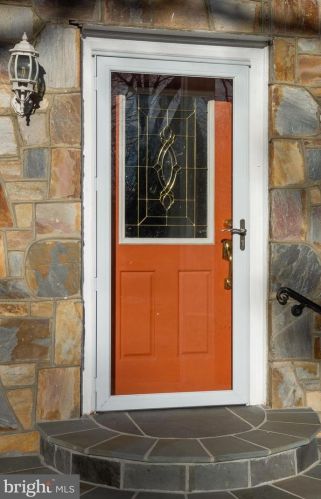 19201 Cardinal Heights Rd, Triangle VA  22172-2406 exterior