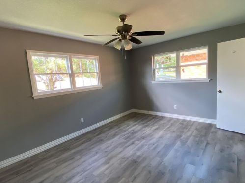 317 Hallmark Dr, Fort Worth TX  76134-3811 exterior