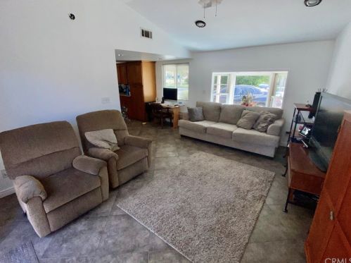 1102 Riviera Dr, Santa Ana CA 92706-1543 exterior