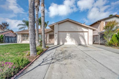 965 Cheswick Dr, San Jose, CA 95121-2810
