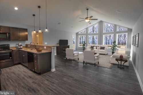 23 Cappy Rd, Linden, VA 22642-5535