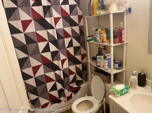 1104 Sewall Ave, Tinton Falls NJ 07712-6450 exterior