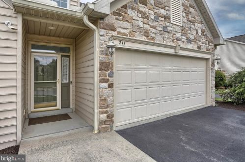 211 Brookridge Ct, Harrisburg, PA 17112-9335