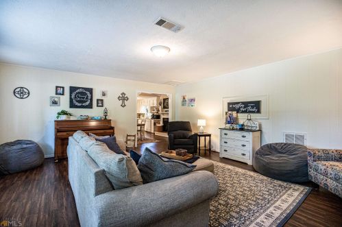 30 Hudson Rd, Lagrange, GA 30240-8675
