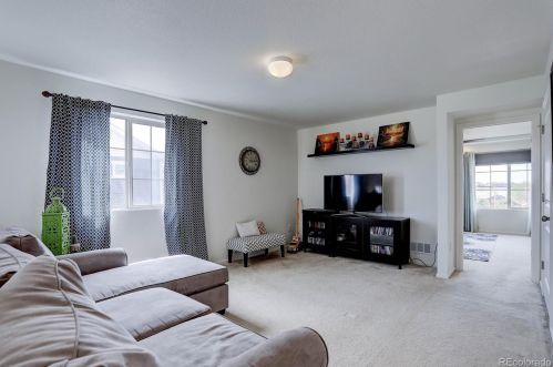 5037 Addison Way, Aurora CO 80016-5390 exterior