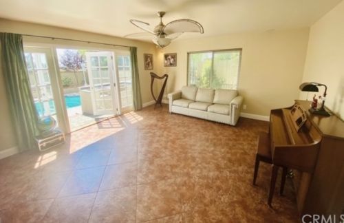 990 25 St, Upland CA 91784-1006 exterior