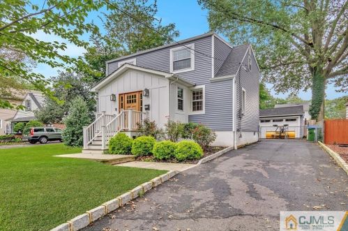 152 Fourth St, Edison, NJ 08837-2624